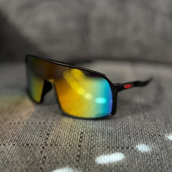 (OO9406) Oakley Sutro PRIZM Polarized Black Frame - Picture 5 of 12